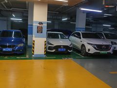 -奉贤宝龙城市广场·停车场