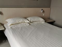 -白玉兰商务酒店(沈阳陆军总院店)