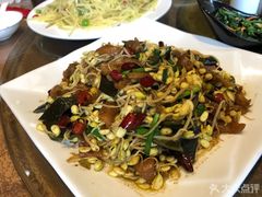 -吴记酱骨炖菜馆(康安路店)