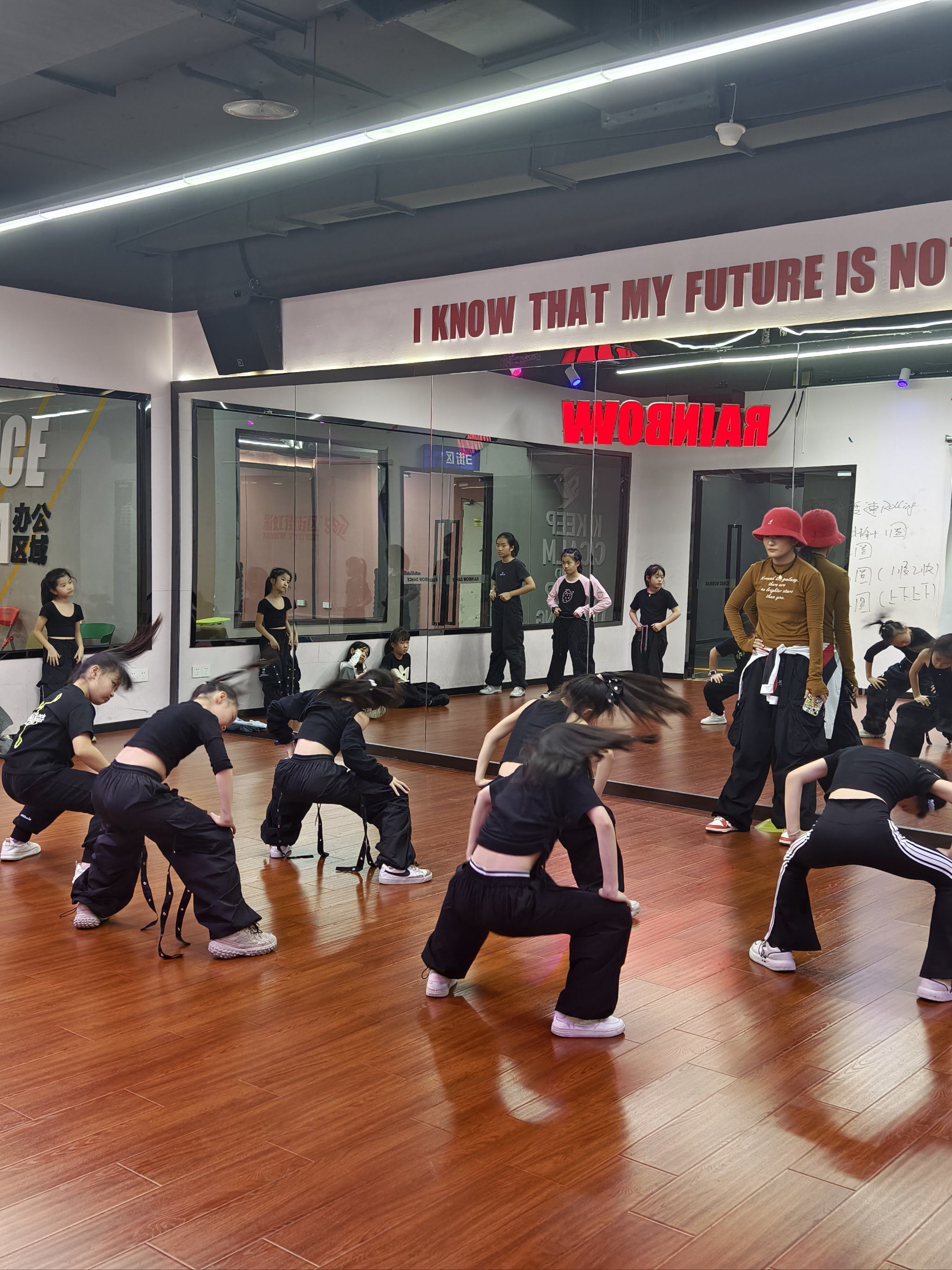 彩虹街区实拍🌈会跳街舞的小朋友们好酷