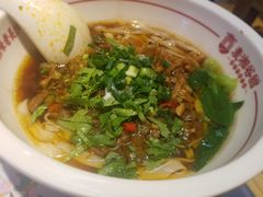 -呷佬·长沙手工米粉(金沙江路店)