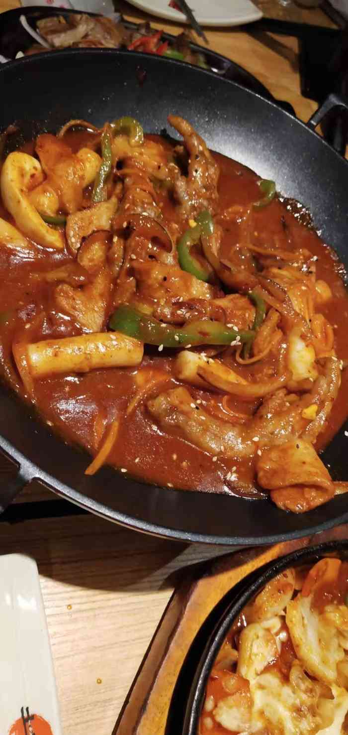 土大力(东莱街店)-"重新装修了,环境比以前好很多,装菜的盘子.