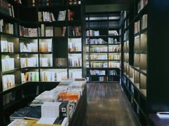 -钟书阁(松江泰晤士小镇店)