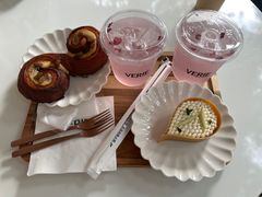 荔枝桃桃气泡绿茶-VERIE BAKEHOUSE