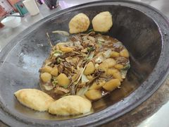 -粘豆包柴火铁锅炖