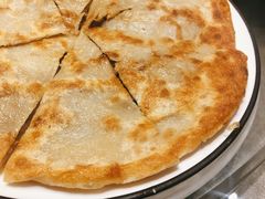 酸菜猪肉馅饼-关东大厨老三熏鹅(新石店)
