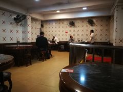 大堂-西华美食•老广烧腊(百灵路店)