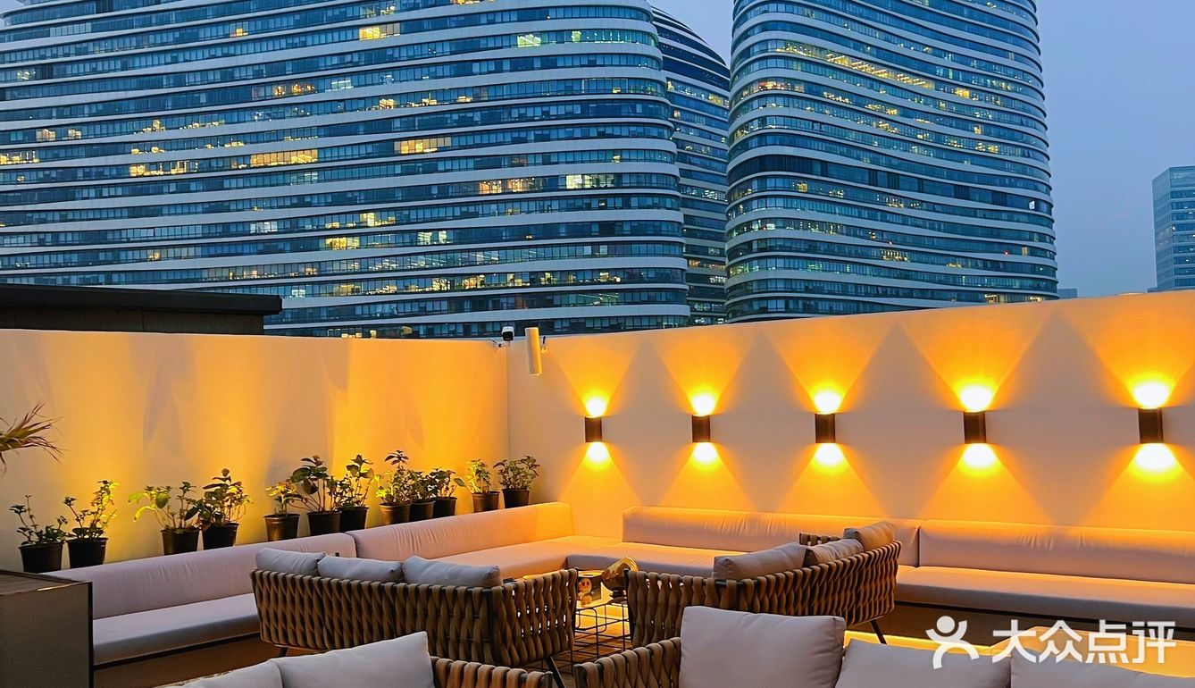 北京美食探店｜看望京soho夜景🌃吃小龙虾🦞