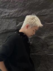 -一家只做男发烫染的店
