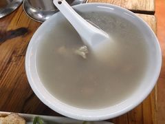 薏米花生炖龙骨汤-林尧隆江猪脚饭店(东门店)