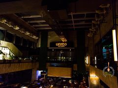 -The ROOF (通盈中心店)