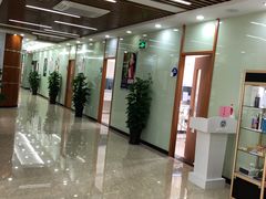 -茂菊口腔连锁(浦东南路店)