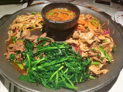 -鸿通城购物中心