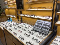 -罗伯特眼镜·蔡司官方授权(罗湖国贸店)