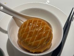 酥皮水牛奶菠萝包-陶陶居酒家(新天地店)