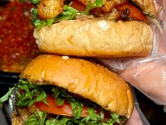 -何师烧烤Pro ·小龙虾·江湖川菜·精酿啤酒(太古里旗舰店)