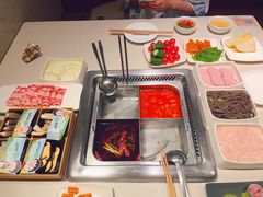 -海底捞火锅鲜切牛肉主题店(长寿路店)