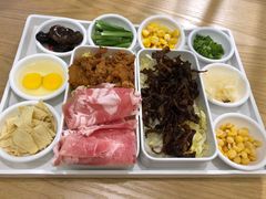 -花馬肆.云南过桥米线(汉神购物广场现场熬汤店)