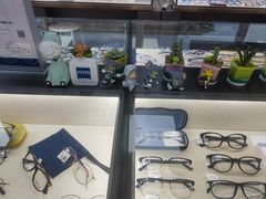 -优视觉视光中心•青少年近视防控(新世界中心写字楼店)