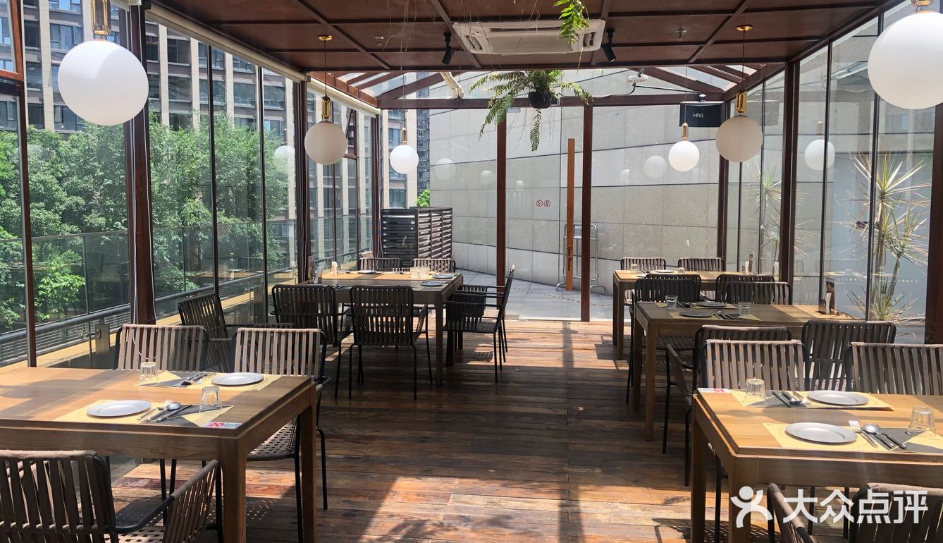 四面皆景,适合情侣、闺蜜聚会。我们点的套餐,搭配合理