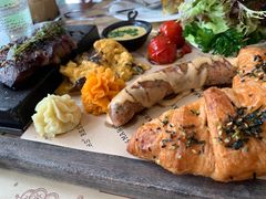 -Mark&Mars Restaurant