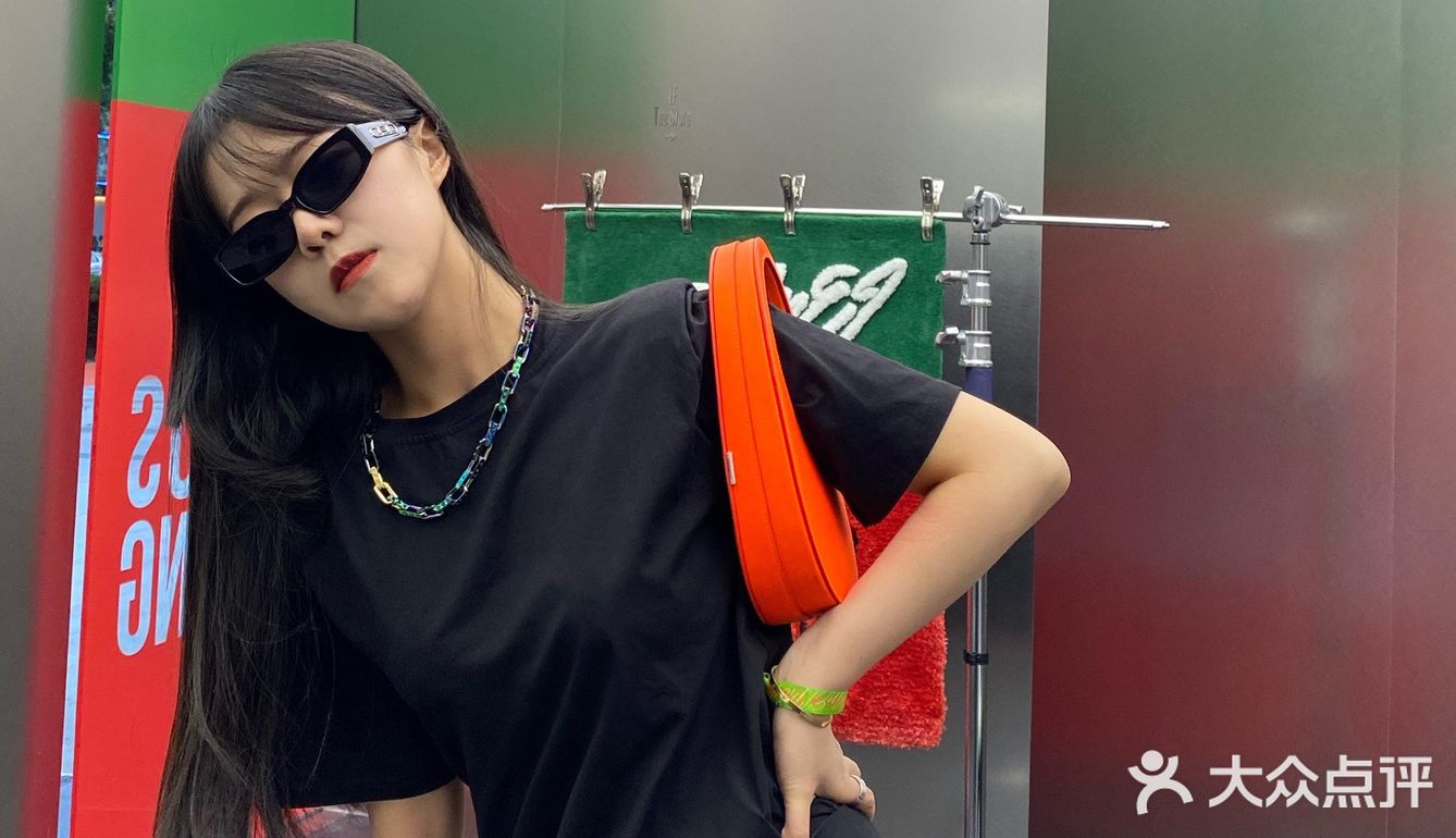 成都新展｜新锐撞色艺术装置展，限时开启🟣🟢