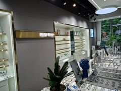 -视野联行眼镜·蔡司·尼康·授权优选门店(青浦宝龙店)