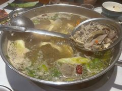 -乡土黄·鲜牛肉火锅·小龙虾(兴业街店)