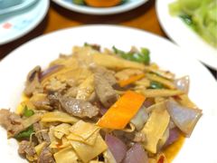兴坪小炒肉-老街坊餐吧