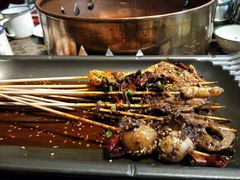 -沪小二炭火蛙锅(淮海中路美食不夜城店)