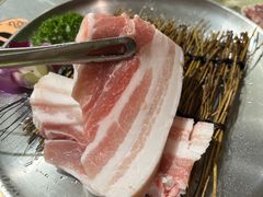 -围炉肉舍•炭烤活鳗•丹东海鲜烤肉(步行街店)