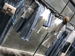-URBAN REVIVO(七宝领展广场店)