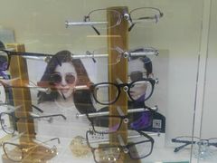 -MiRi眼镜连锁·蔡司·尼康控优点合作店(莘庄店)