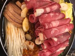 部队锅-MI WU FACTORY米屋美食工厂餐厅(绿地店)