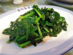 蒜炒菠菜-老妈私房菜