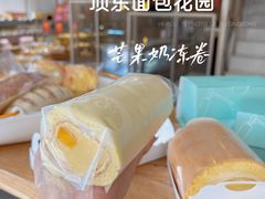 -顶东面包花园·生日蛋糕(世博店)