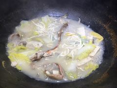 杂鱼锅底-船梆煮•蒸汽海鲜·炉火烤肉(五四广场店)