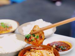 -董哥山城碗碗香(美专校街店)