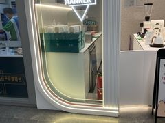 门面-Manner Coffee(宜山路地铁站店)
