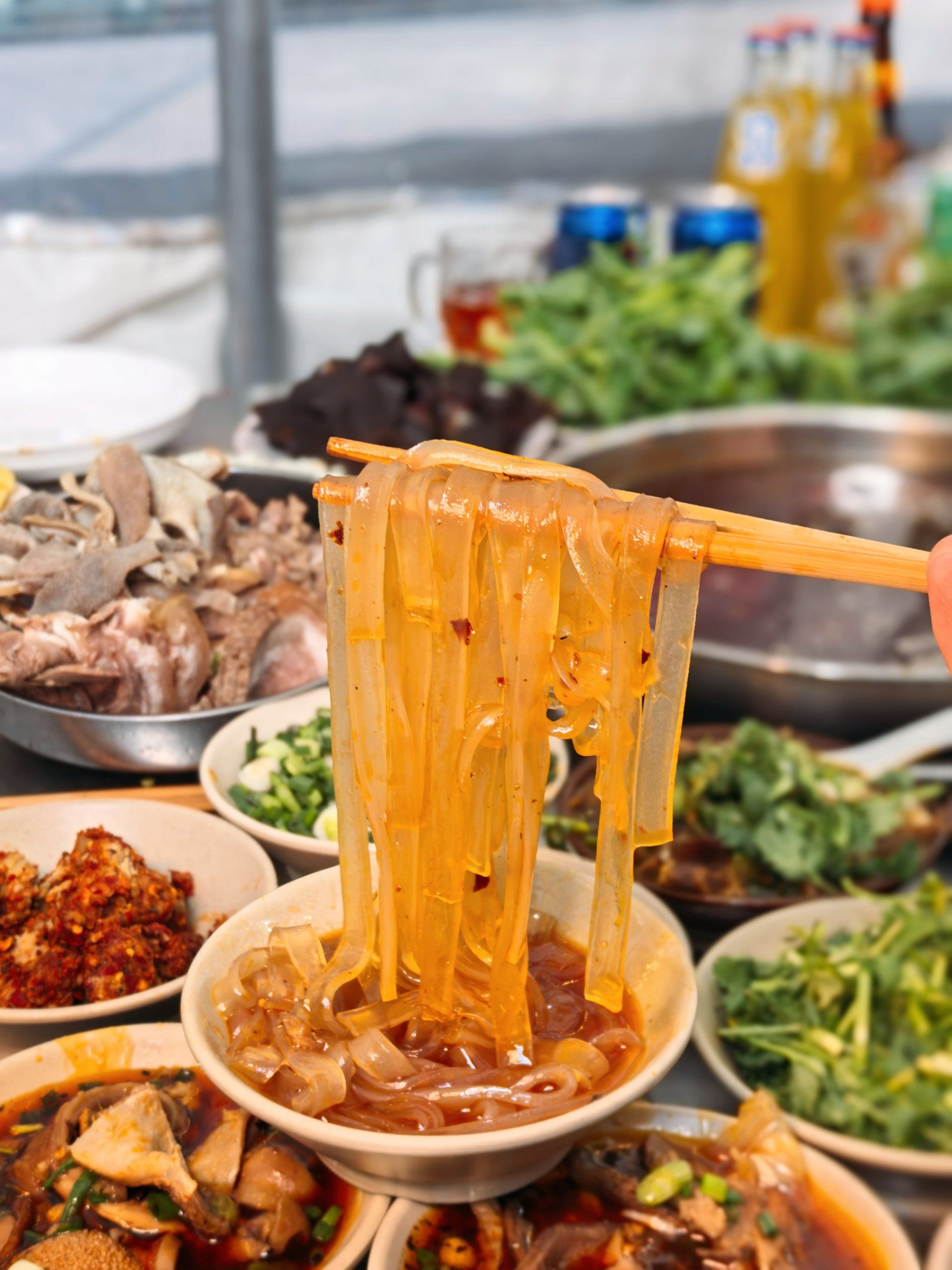 家门口吃武隆非遗美食,羊肉汤锅巴适得板👅