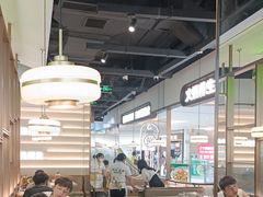 -洪氏嗨捞·广东猪肚鸡·椰子鸡火锅(西咸万象城店)