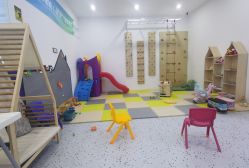 -熊小米专业儿童游泳馆