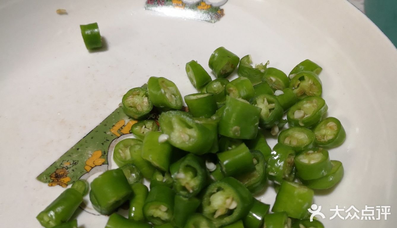 跟着XY实践夏季素食菜式青椒炒空心菜