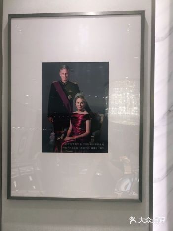 来看钟爱的吊坠、闪闪发光的吊坠！