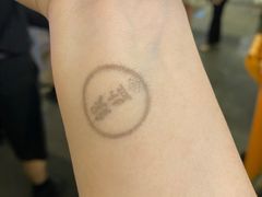 -星巴克(杭州湖滨银泰E区店)