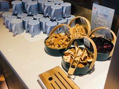 -蜜桃餐厅·伴山(湖滨商业街店)