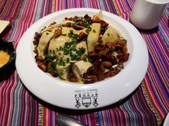 -香巴拉云南餐厅(华莱坞店)