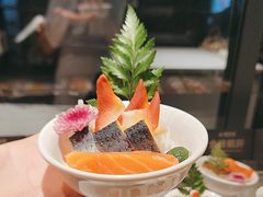 -雍容荟帝王蟹活龙虾展台自助(IFS黑金店)