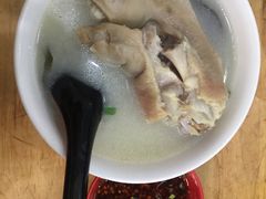 -雷祖芳老妈蹄花店