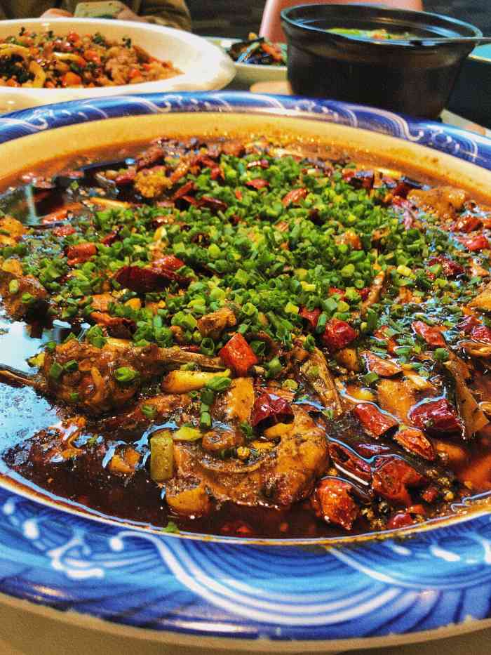 新概念来凤鱼-"总体来说还是比较满意 大厅里都是圆桌,.